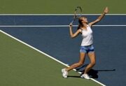 Как правильно подавать в большом теннисе